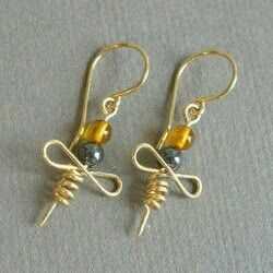 Bee Jewelry Diy, Wire Bee, Diy Bee, Wire Jewelry Earrings, Diy Wire Earrings, Diy Jewelry Earrings, Loc Jewelry, Bee Jewelry, Doll Jewelry