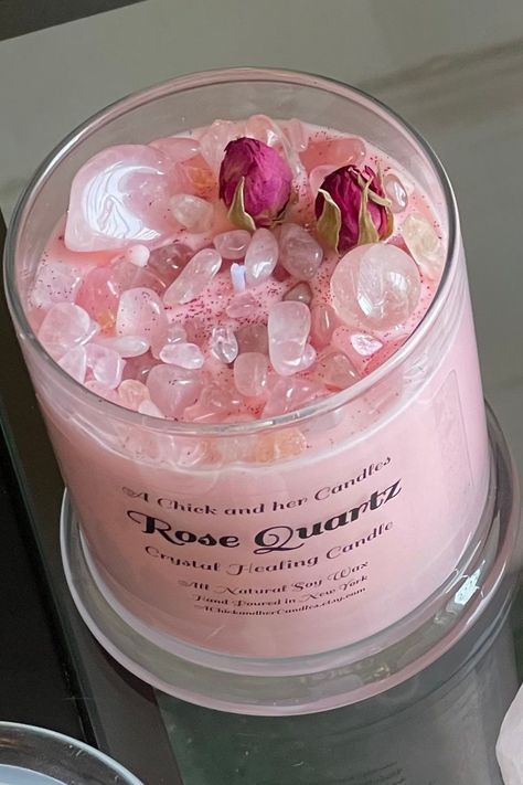 Candle Obsession, Soya Mumu, Candle Picture, Aesthetic Candles, Cute Candles, Candle Aesthetic, Candle Business, Crystal Candles, White Candles