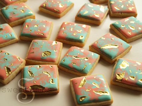 Edible gold leaf Spice Cookie Recipes, Gold Luster Dust, Edible Gold Leaf, Decorated Cookies Tutorial, Petal Dust, Star Sprinkles, Leaf Cookies, Vanilla Spice, Cookie Tutorials