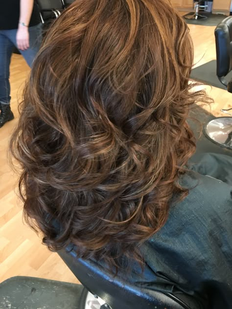 Medium Length Heavy Layered Hair, Half Perm Hair, Perm With Layers, Hair Ideas Layers, Short Curly Hair Layers, Super Layered Hair Medium, Waterfall Layers Haircut, Styles For Medium Length Hair, Trendy Hair Styles