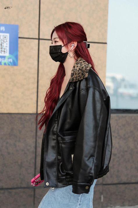 Red Hair Tan Skin, Cherry Red Hair, Snow Kong, Female Idols, Ginger Girls, Girls With Red Hair, Love Your Hair, Hair Dye Colors, Hair Inspo Color