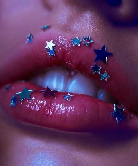 Photo Wall Photos, Lip Aesthetic, Fun Room Decor, Aesthetic Hands, Aesthetic Stars, Rave Aesthetic, Sparkles Background, Aesthetic Images, 인물 사진