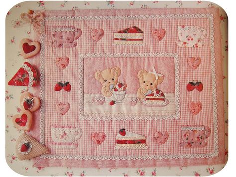 need to make this Patch Blankets Sewing, Kawaii Quilt, Strawberry Shortcake Quilt Pattern, Quilt Aesthetic, Pink Patch Quilt, Girls Patchwork Quilt, Strawberry Dessert, Cute Little Things, Mug Rug