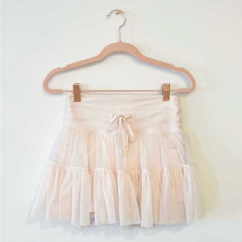 RARE POPFLEX PIROUETTE SKORT | BALLETCORE PILATES SOFT PINK TIERED MINI SKIRT Popflex Pirouette Skort, Popflex Skirt, Pirouette Skort, Dream Items, Pink Items, Tiered Mini Skirt, Best Color, Athleisure Wear, Big Bags