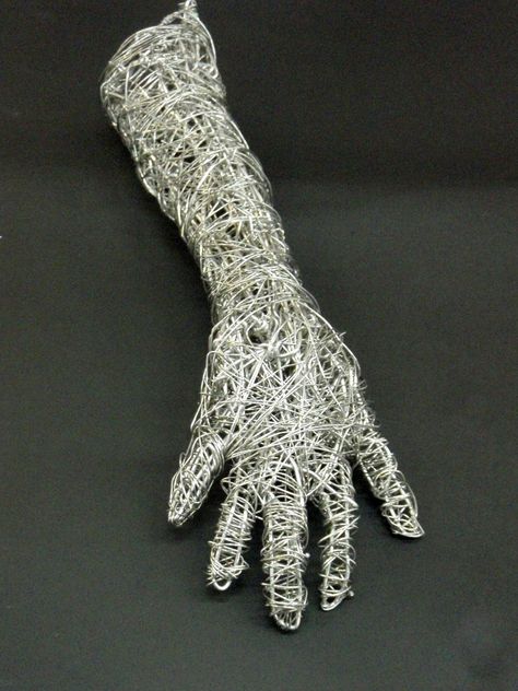 Wire art Wire Hand Sculpture, 3d Wire Sculpture, Sculpture Projects, Hand Sculpture, Apartment Decor Inspiration, Upcycle Projects, Wire Sculpture, Wire Art, Art Google