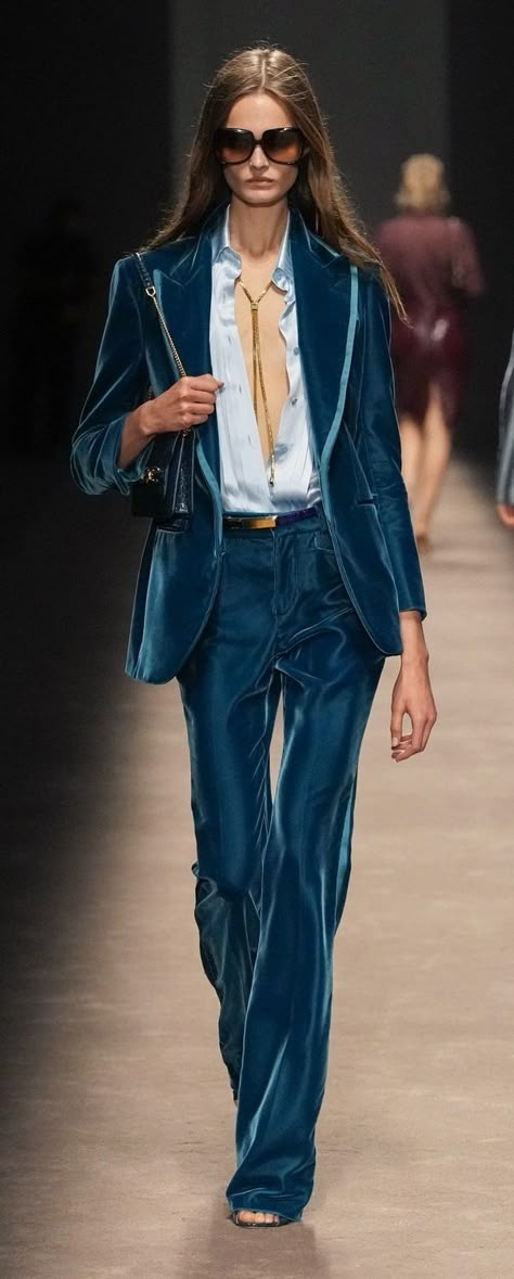 Tom Ford Spring 2024 RTW Mod Outfits, Vintage Campaign, Gucci Campaign, Milan Fashion Week Runway, In My Era, Tom Ford Gucci, Spring Runway, Tom Ford Suit, 90s Runway Fashion