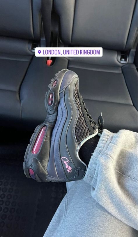 Airmax 95s, Airmax 95, Nike Converse, Shoe Wishlist, Boys Fits, Badass Style, Street Style Outfits Men, Fits Clothes, Hype Shoes