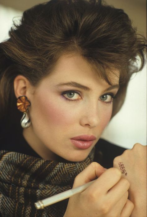 22 Vintage Photographs of a Young and Beautiful Kelly LeBrock From the Early 1980s ~ vintage everyday Shannon Tweed, Kelly Lebrock, Brooke Shields, Actrices Hollywood, Young And Beautiful, Hottest Celebrities, Vintage Photographs, Fashion History, Celebrities Female