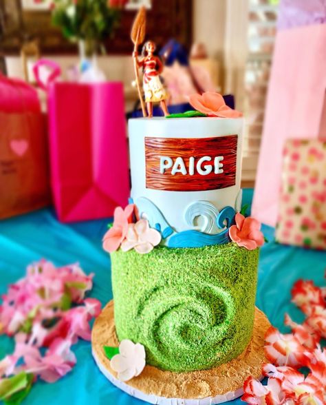 KT Cakes / Katie Auerbach on Instagram: “Definitely challenged myself with this one and it was 100% worth it! The Heart of Te Fiti design was made using ground up graham crackers,…” The Heart Of Te Fiti, Heart Of Te Fiti, Te Fiti, Challenge Me, Graham Crackers, Worth It, Crackers, Party Ideas, Birthday Cake