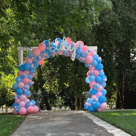 Ballon Arch Gender Reveal, Gender Reveal Balloon Arch Ideas, Balloon Arch For Gender Reveal, Gender Reveal Balloons Ideas, Gender Reveal Arch Balloons, Gender Reveal Arch, Balloon Arch Gender Reveal, Gender Reveal Balloon Arch, Reveal Ideas Gender