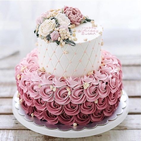 16th Birthday Cake For Girls, Birthday Cake Roses, Tiered Cakes Birthday, Cake With Flowers, Sweet 16 Birthday Cake, Sweet 16 Cakes, Elegant Birthday Cakes, 16 Birthday Cake, Birthday Cakes For Women