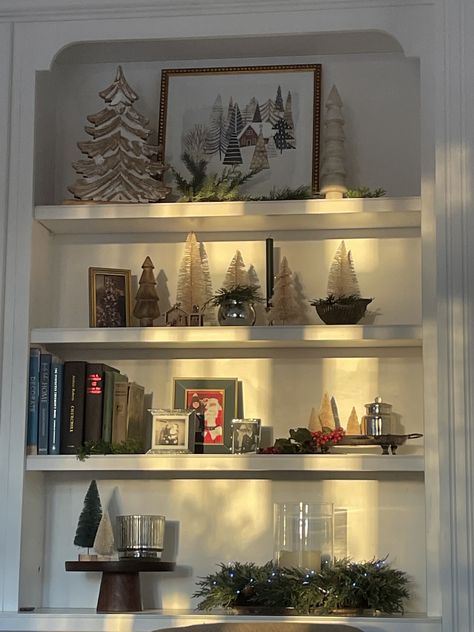 Bookshelves Decorated For Christmas, Christmas Bookshelves Decor, Christmas Shelf Styling Living Room, Christmas Decorations For Shelves, Christmas Decorated Shelves, Decorate Bookshelves For Christmas, Farmhouse Christmas Bookshelf Decor, Christmas Decoration Bookshelf, Christmas Book Shelves Decor