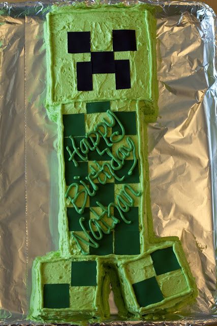 Minecraft Creeper Cake Ideas, Chocolate Minecraft Cake, Minecraft Birthday Cake Diy, Minecraft Creeper Birthday Cake, Diy Minecraft Cake Easy, Minecraft Diy Cake, Creeper Birthday Party, Creeper Minecraft Cake, Creeper Birthday Cake