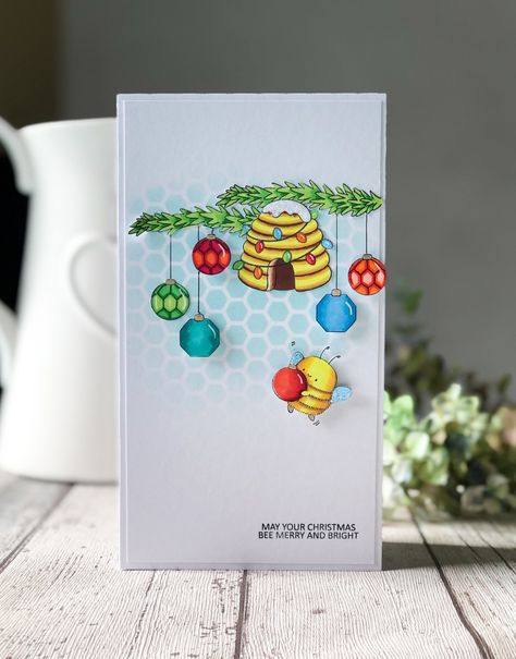 Bee Christmas Card, Christmas Bee, Bee Printables, Cute Christmas Cards, Bee Images, Seasonal Activities, Christmas Card Ornaments, Ornament Card, Bee Friendly