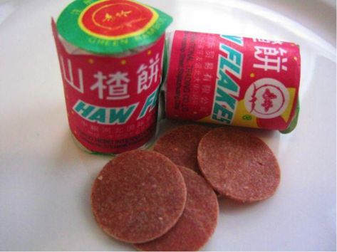 Haw Flakes, Vietnamese Snacks, Childhood Snacks, Old School Candy, Iced Gems, Types Of Snacks, Hee Haw, Laughing Cow, Chinese Herbs