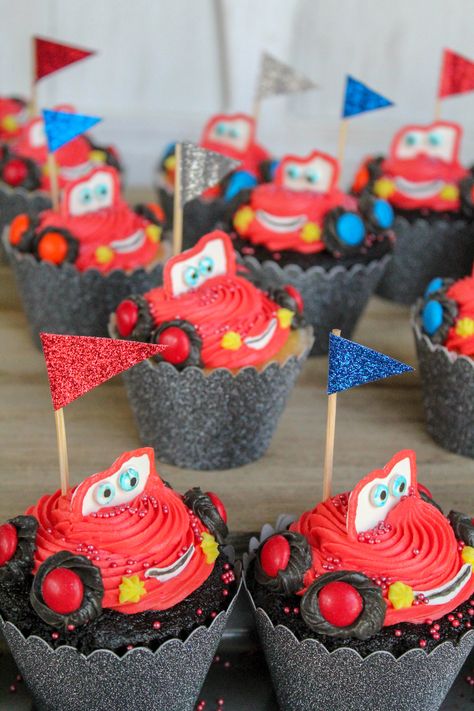 Lightening McQueen Cupcakes Lightening Mcqueen Cupcake, Mcqueen Cupcakes, Car Cupcakes, Disney Cars Cupcakes, Canned Cherry Pie, Colored Cupcakes, Hot Pink Cupcakes, Breakfast Danish, Mc Queen Cars