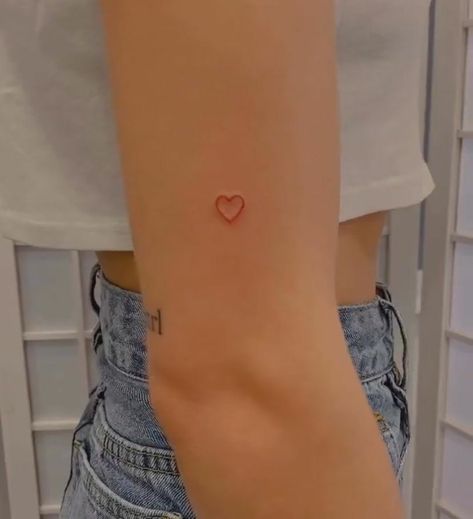 Heart On Arm Tattoo, Kdrama Tattoo Ideas, Heart Tattoo Back, Heart Arm Tattoo, Heart Chest Tattoo, Heart Tattoo Arm, Hand Heart Tattoo, Red Heart Tattoo, Little Heart Tattoos