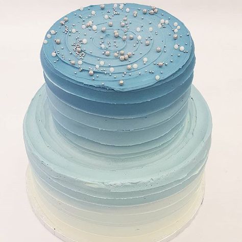 Blue White Silver Cake, Blue Cake With Pearls, Blue And Silver Cake Ideas, Blue And Silver Cake, Blue Ombre Cake, Ripple Cake, Blue Birthday Cakes, Tiered Cakes Birthday, Blue Frosting