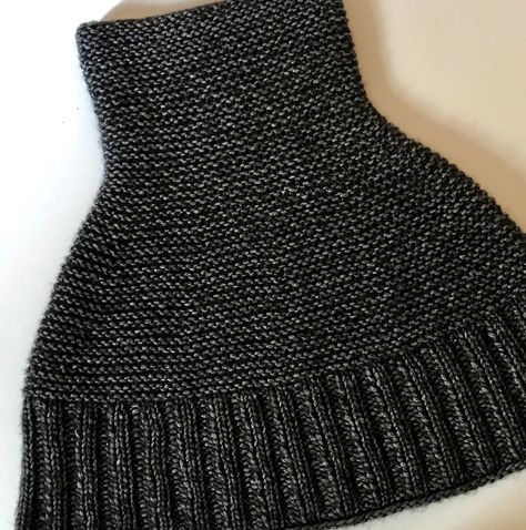 Ravelry: Getting Warmer by Melissa Clulow Cowl Knitting Pattern, Knitted Cape, Knitted Wit, Yarn Store, Easy Knitting Patterns, Knit Cowl, Crochet Vest, Knit Stitch Patterns, Knitting Gift