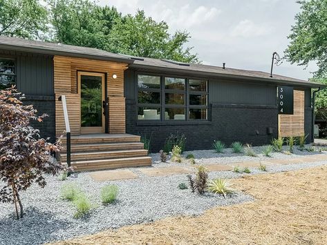 Black Double Wide Exterior, Manufactured Homes Exterior, Mobile Home Modern Exterior, Minimalist Mobile Home, Modern Mobile Homes Exterior, Modular Homes Remodel, Modern Double Wide Mobile Homes, Black Manufactured Home, Renovated Mobile Homes