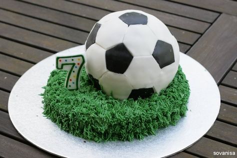 Birthday Cake Kids Boys, Soccer Ball Cake, Soccer Theme Parties, Soccer Birthday Cakes, New Birthday Cake, Soccer Cake, Soccer Birthday Parties, Ball Cake, Birthday Cake For Him