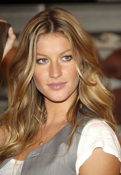 Giesel Bundchen, Gisele Brady, Gisele Hair, Gisele Bundchen Hair, Gisele Bundchen Style, Gisele Bundchen Body, Gisele B, Helena Christensen, Blonde Woman