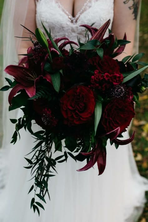 Goth Wedding Bouquet Black Flowers, Red Black And Green Bouquet, Black Dark Green And Red Wedding, Red And Green Bouquet Wedding, Black And Red Bouquet Wedding, Dark Bouquet Of Flowers, Halloween Bouquet Wedding, Black Red Green Wedding, Dark Vow Renewal