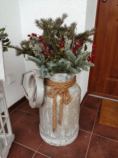 Old Milk Cans Christmas, How To Decorate A Milk Can For Christmas, Milk Can Winter Decor, Old Milk Can Ideas Decor, Christmas Milk Jug Decor, Milkcan Decor Front Porches Christmas, Christmas Milk Can Decor Front Porches, Porch Milk Can Decor, Vintage Milk Can Ideas