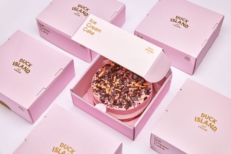 Cake Box Packaging Design, Cake Box Ideas, Cake Box Packaging, Duck Island, Pink Cake Box, Island Cake, Cake Branding, Bakery Boxes, Dessert Packaging