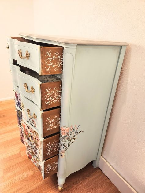 Refinished Chest Of Drawers, Vintage Chest Of Drawers Makeover, Cottage Core Dresser, Decoupage Dresser Drawers, Wooden Dresser Makeover, Painting Dresser Ideas, Dresser Upcycle Diy, Painting Drawers, French Dresser Makeover