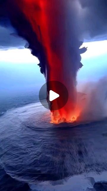 Volcano Eruption Video, What To Do During Volcanic Eruption, Volcanic Eruption Video, Vesuvius Eruption, Mother Nature Art, Animal Oddities, Vulcanian Eruption, Reykjanes Peninsula, Iceland Volcano Eruption