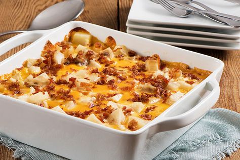 Prepare a delicious Easy Cheesy Potatoes side dish for dinnertime Everyone likes Easy Cheesy Potatoes, especially when bacon and onions are involved. Velveeta Potatoes, Bacon Crockpot, Easy Cheesy Potatoes, Cheesy Potato Side Dishes, Savory Bakes, Bacon Brunch, Velveeta Recipes, Potatoe Recipes, Cheesy Potatoes Recipe