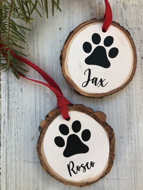 Pet Ornament Personalized Reclaimed Wood Paw Print Ornament | Etsy Christmas Paw Print Crafts, Cat Ornaments Diy Homemade Christmas, Pet Ornaments Diy, Dog Ornaments Diy, Cork Animals, Paw Print Crafts, Diy Gnome, Paw Print Ornament, Dogs Christmas