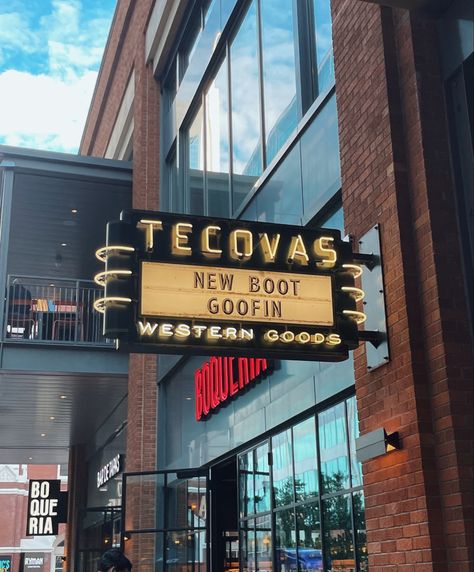 Tecovas Aesthetic, Shopping Center Aesthetic, Nashville Vibes Aesthetic, Vintage Nashville Aesthetic, Nashville Esthetics, Message Board Diy, Board Diy Ideas, Aesthetic Signs, New Boot Goofin