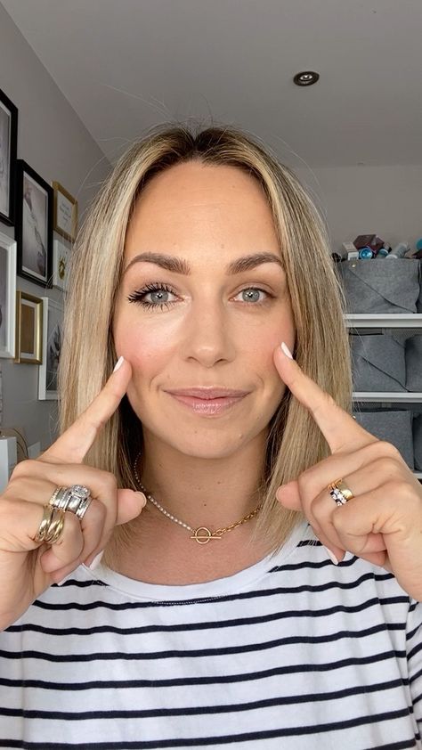 hannahmartinmakeup on Instagram: AD How to make your eyes look bigger and brighter in just three steps using some key pieces from @beautypie. It’s actually really easy but… How To Look Pretty With Makeup, Make Up For Bigger Eyes, Make Your Eyes Look Bigger, One Eye Bigger Than The Other, How Can I Make My Eyes Look Bigger, Make Eyes Look Bigger Makeup, Eyeliner To Make Eyes Bigger, How To Make Eyes Bigger, Eye Makeup To Make Eyes Look Bigger