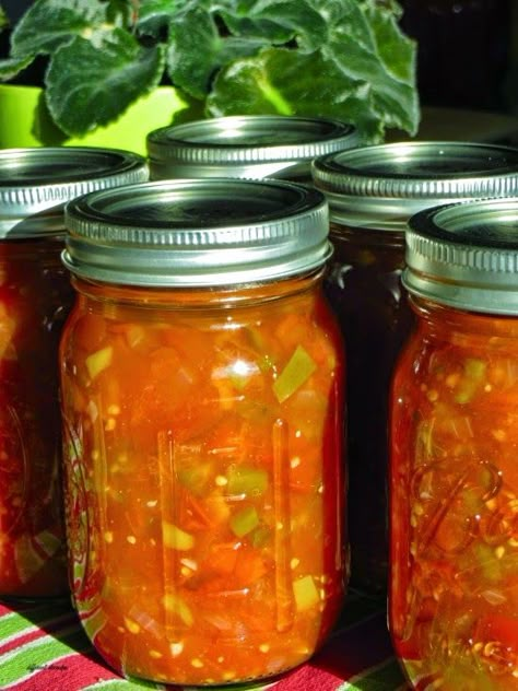 Canned Tomatillo Salsa Verde, Tomatillo Salsa Canning Recipe, Tomato Salsa Canning, Canned Tomatillos, Tomatillo Recipes, Tomatillo Salsa Recipe, Canned Salsa Recipes, Salsa Canning Recipes, Jarred Salsa