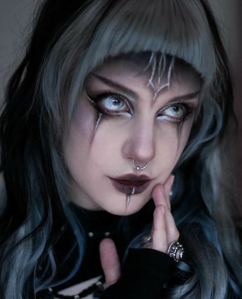 Tiefling Makeup, Tiefling Cosplay, Dnd Tiefling, Makeup 2024, Renn Faire, Fair Outfits, Event Makeup, Make Up Inspo, Edgy Makeup