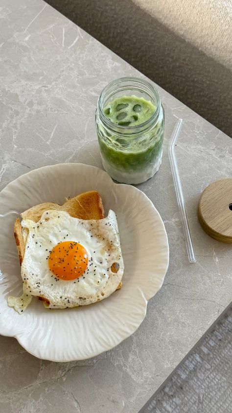 #healthy #breakfast #aesthetic #eggs #matcha Breakfast Aesthetic, Iced Matcha, Healthy Breakfast, Matcha, Van, Pins