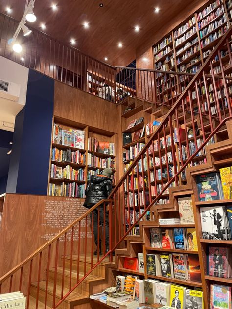 #books #bookstore #brooklyn #newyorkcity #newyork Brooklyn College Aesthetic, New York Bookstore, Brooklyn Bookstore, Brooklyn Aesthetic, Brooklyn College, Nyc Winter, Weekend In Nyc, Nyc Brooklyn, College Aesthetic