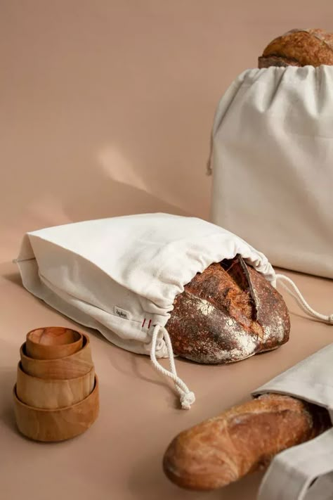 large bread bag - kitchen gift idea Samsung Bespoke Fridge, Textile Aesthetic, Bespoke Fridge, Bakery Concept, Prevent Food Waste, Bread Packaging, Loaves Of Bread, Fresh Beets, Bread Bag