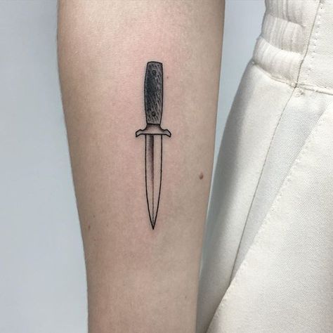 Small knife tattoo on the right forearm Knife Tattoos, Dagger Tattoos, Stick Poke, Tato Tradisional, Hands Tattoo, Knife Tattoo, Beatles Photos, Skeleton Hand Tattoo, Dagger Tattoo