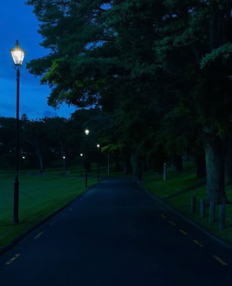 Suburb Aesthetic, Blue Aesthetic Dark, Night Walks, Evening Sky, Blue Hour, Pretty Photos, Perfect Life, Night Aesthetic, Aesthetic Images