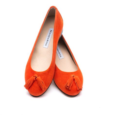 Mandarina Orange Tassel Flats | Mandarina Shoes Quirky Shoes, Shoes Orange, Tassel Shoes, Casual Chique, Orange Shoes, Boots Heels, Ballet Pumps, Pumps Flat, Shoes Womens