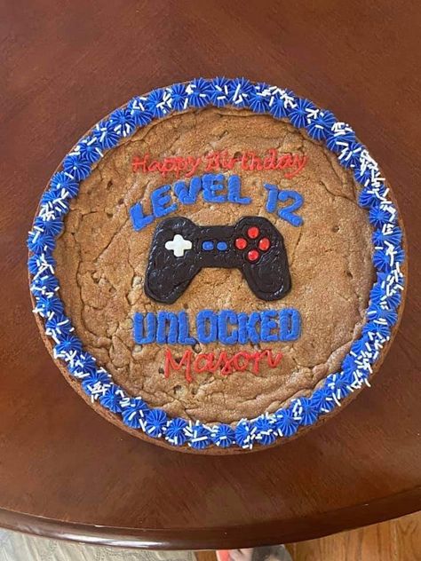 Video Game Cookie Cake, Gamer Cookie Cake, Birthday Cookie Cake Designs For Men, Birthday Cookie Cake Designs, Cookie Cake Ideas, Jordan Painting, Cake Designs For Boy, Cookie Cake Decorations, Cookie Cake Designs