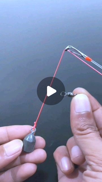 Easy Fishing Knots, Slingshot Fishing, Fishing Knots Tutorials, Fishing Umbrella, Hook Knot, Fishing Hook Knots, Camping Knots, Fishing Bobber, Earthship Home