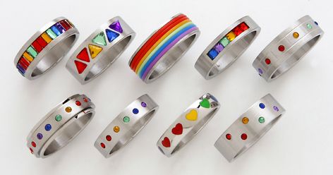 Rainbow rings - Anillos arco iris Gay Jewelry, Pride Jewellery, Jewelry Piercing, Rainbow Rings, Rainbow Outfit, Body Jewelry Piercing, Pride Outfit, Magical Jewelry, Pride Rainbow