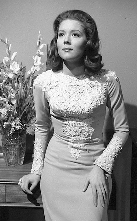 Dianna Rigg, Avengers Women, Diana Riggs, Patrick Macnee, Bond Women, Dame Diana Rigg, Dangerous Women, Avengers Series, Avengers Girl