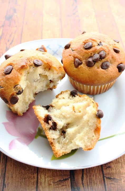 Dulce Isis: Muffins de Vainilla y Chispas de Chocolate Vanille Muffins, Vanilla Muffins, Brownie Muffins, Chocolate Chip Muffin Recipe, Bakewell Tart, Pan Dulce, Chocolate Chip Muffins, Cupcake Muffins, Food Cakes