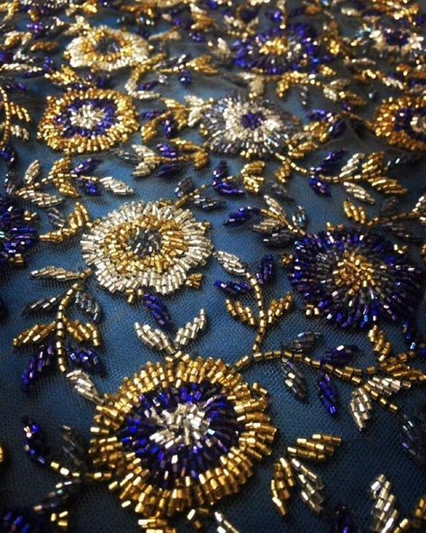 Tambour Beading, Ideas Embroidery, Zardozi Embroidery, Tambour Embroidery, Beadwork Embroidery, Motifs Perler, Couture Embroidery, Bead Sewing, Bead Embroidery Patterns