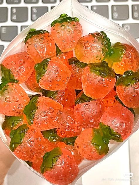 4d Gummies, I Want Food, Blue Food, Food Combining, Strawberry Fruit, Lunch Recipes Healthy, Looks Yummy, Food Obsession, Cafe Food